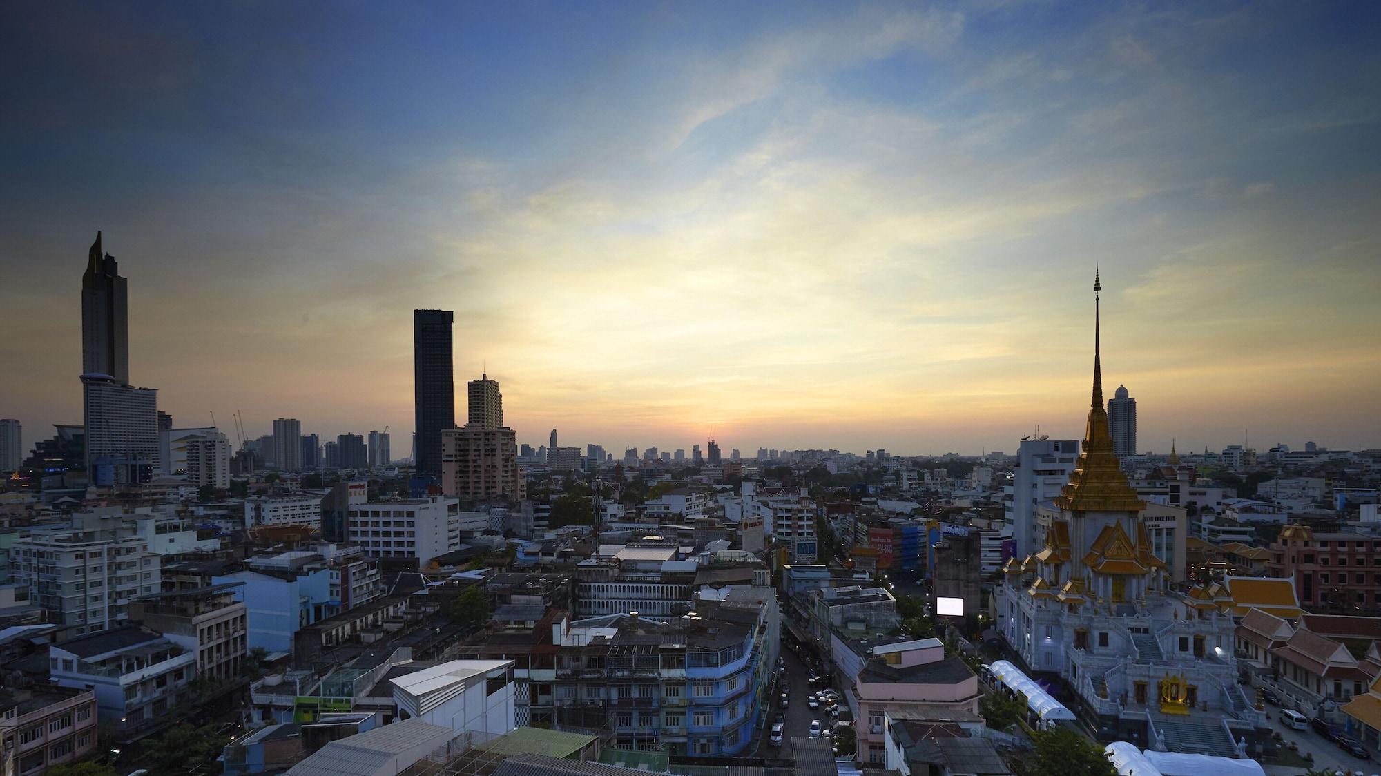 The Quarter Hualamphong By Uhg Hotel Bangkok Exterior photo