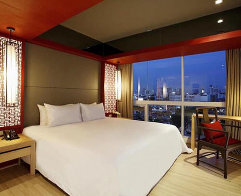 The Quarter Hualamphong By Uhg Hotel Bangkok Exterior photo